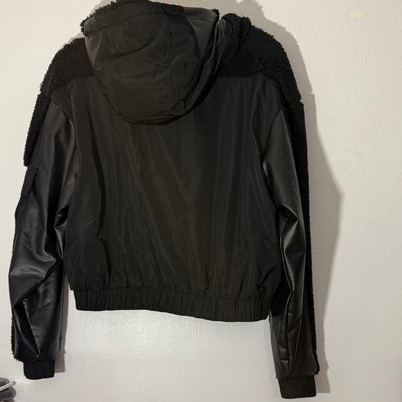 Alo Sherpa Utility Gear Black Bobmer Jacket small - Picture 10 of 11